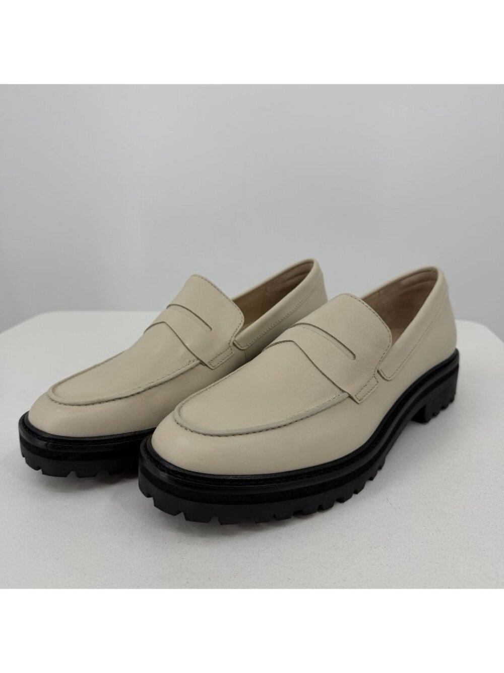 Everlane The Lug Loafer in Parchment/Ivory Leather size 7.5 Women's Chunky Heel